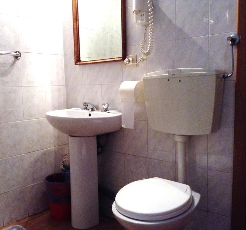 Hotel Bernheof Genova Cameră foto