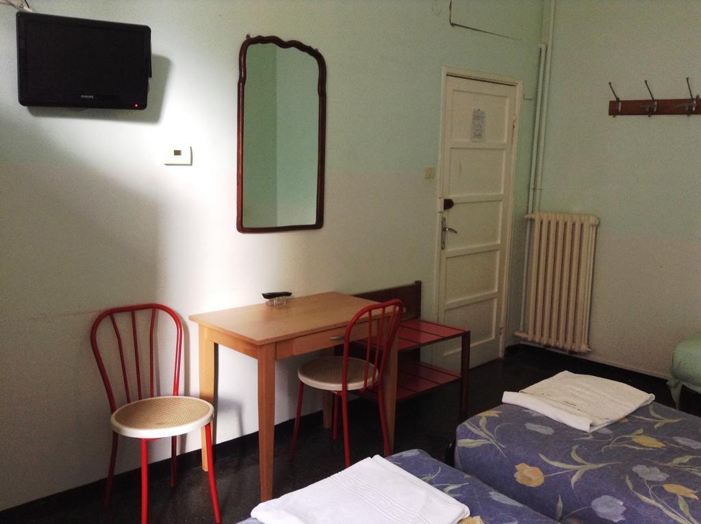 Hotel Bernheof Genova Cameră foto
