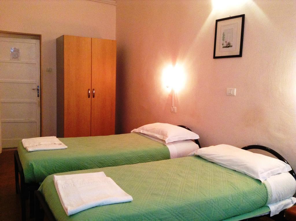 Hotel Bernheof Genova Cameră foto
