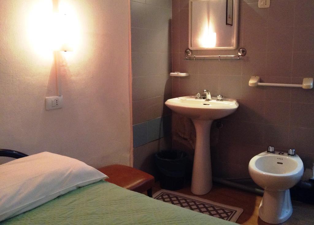 Hotel Bernheof Genova Cameră foto