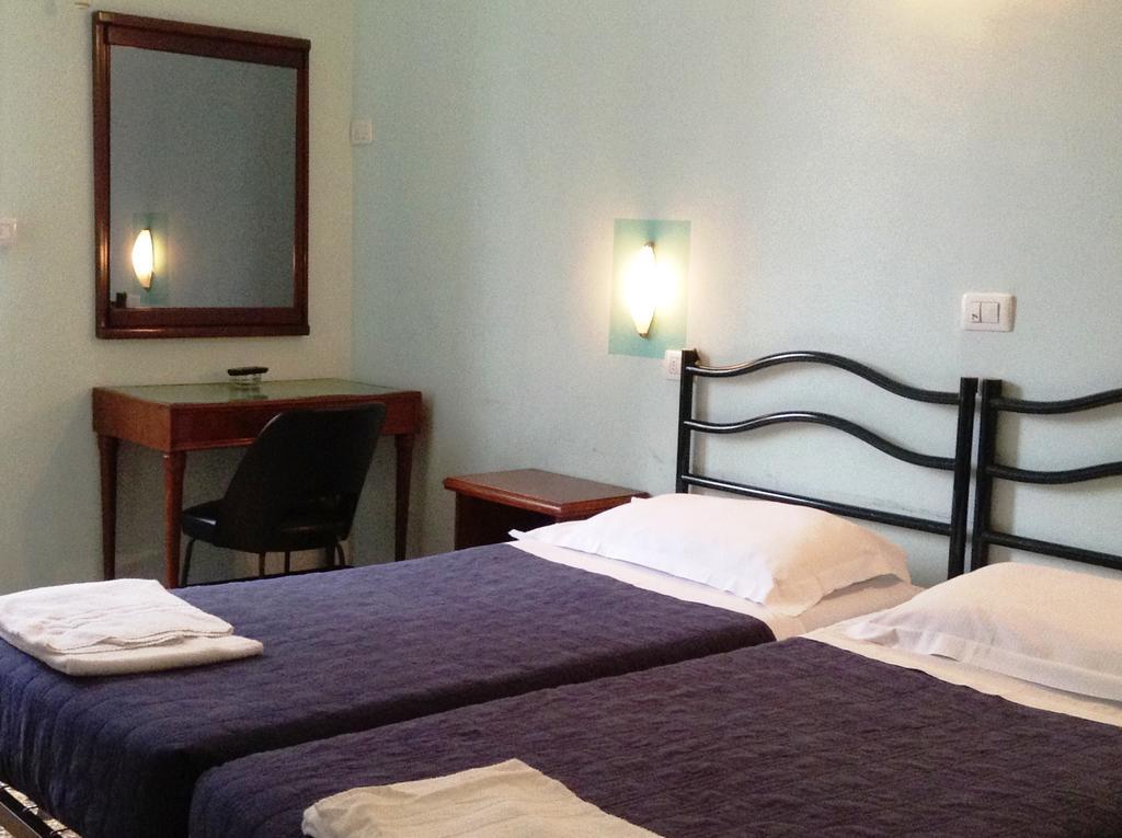 Hotel Bernheof Genova Cameră foto